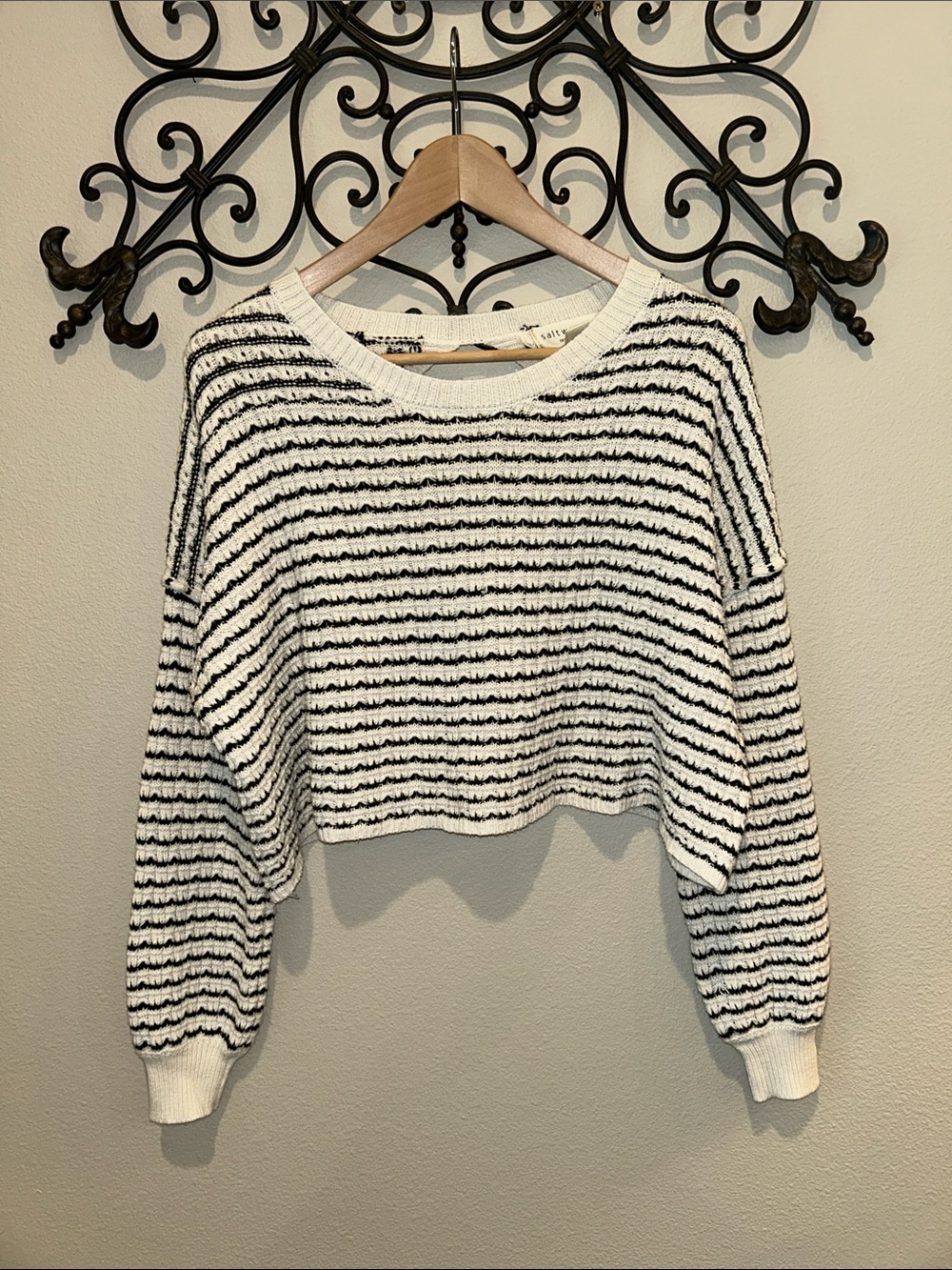 SALTWATER LUXE CROPPED OVERSIZED KNIT SWEATER SIZE XS
